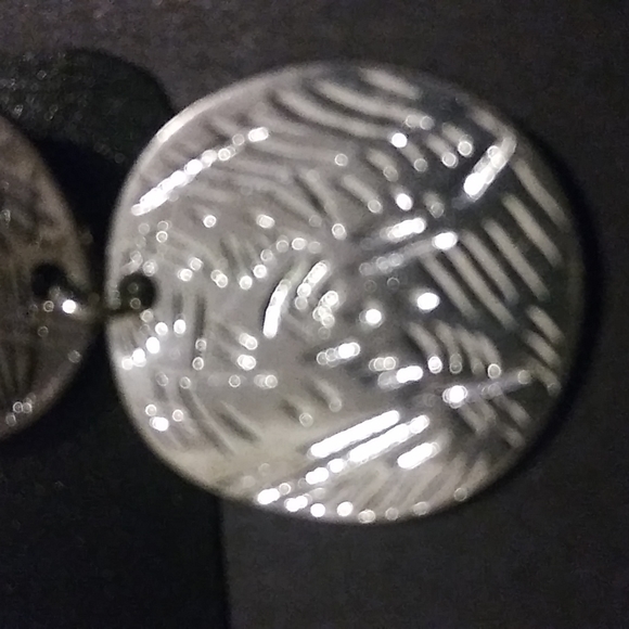 SOLD!Accessories/EARRINGS - Picture 2 of 4